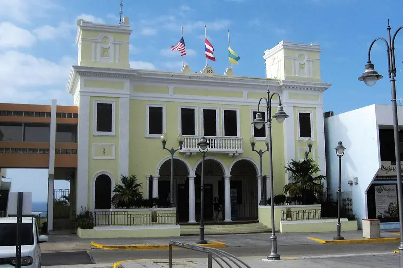 Town photo of Isabela, not of the business