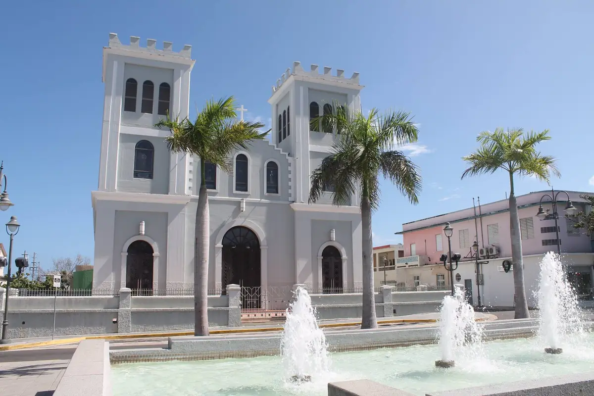 Town photo of Isabela, not of the business