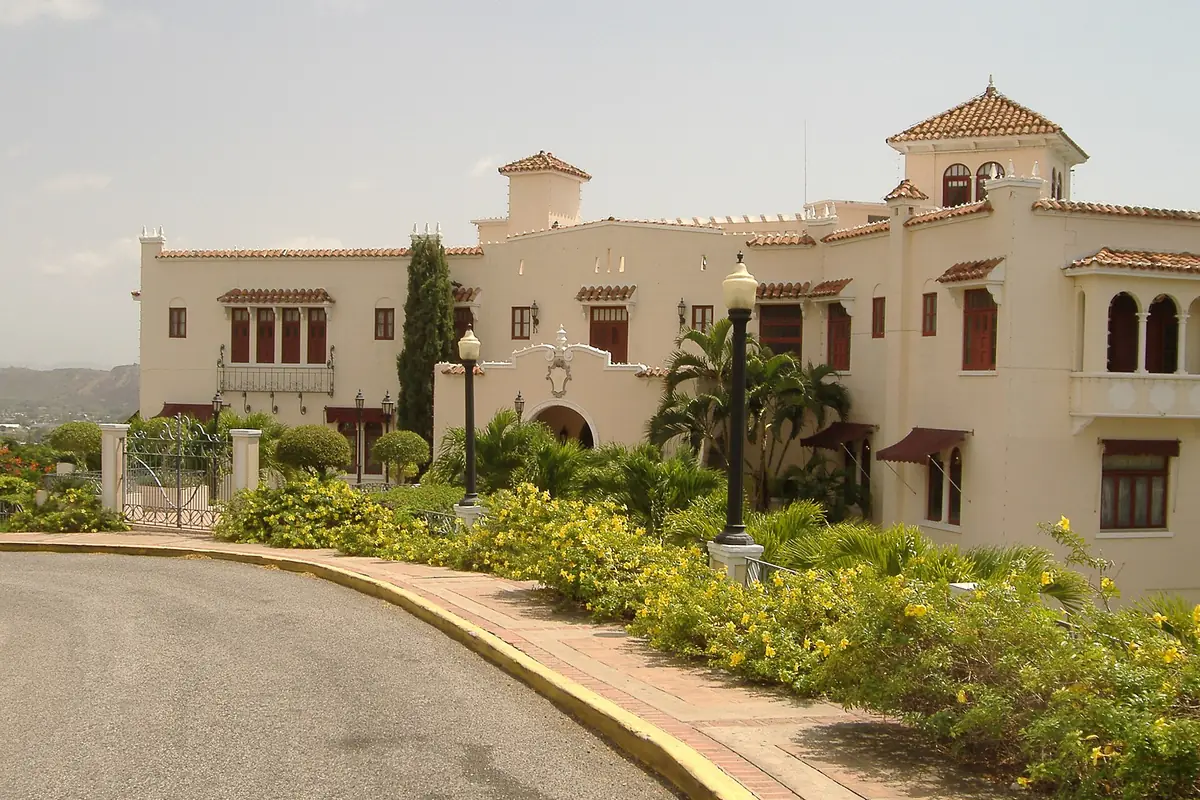 Town photo of Ponce, not of the business