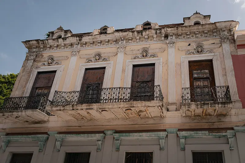 Town photo of Ponce, not of the business
