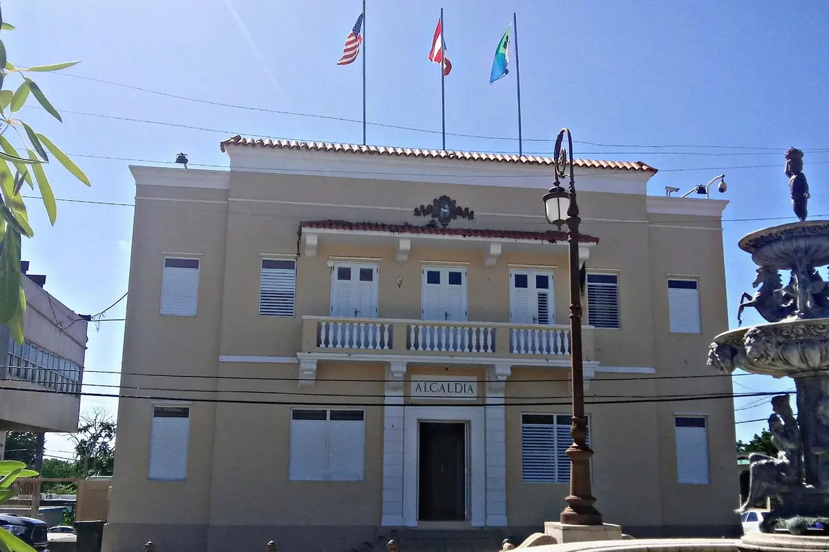 Town photo of Río Grande, not of the business