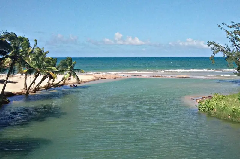 Town photo of Río Grande, not of the business