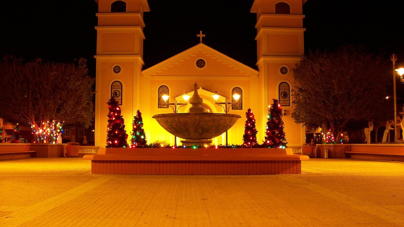 Plaza in Lajas barrio-pueblo, Puerto Rico at night