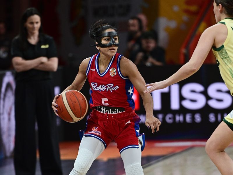 Pamela Rosado playing for Puerto Rico