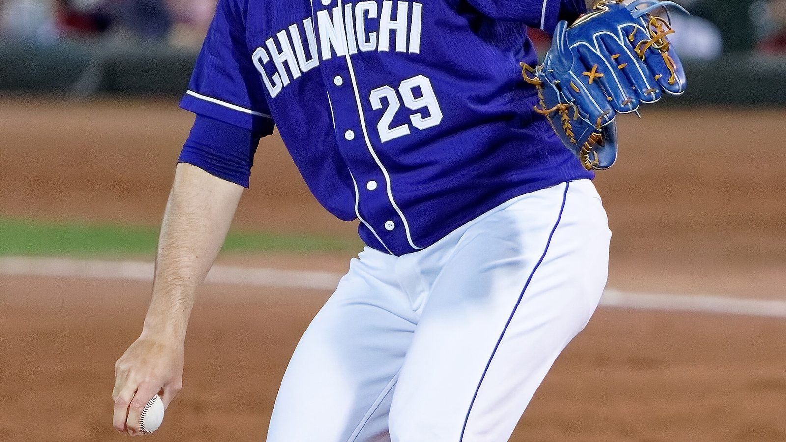 Yariel Rodríguez pitching in a baseball game