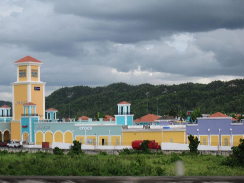 View of Los Outlets de Barceloneta from PR-22 highway