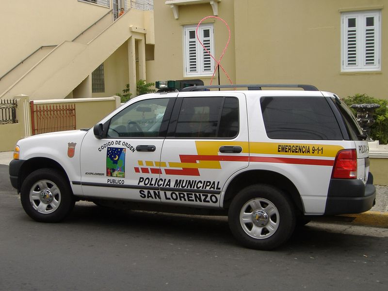 San Lorenzo Municipal Police SUV parked on a street
