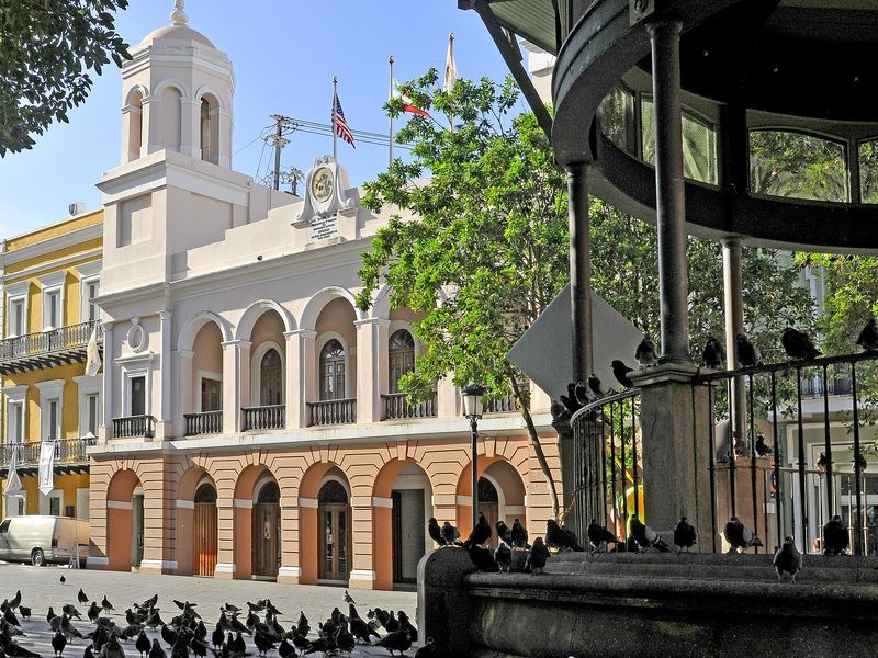 Plaza de Armas with the city hall and bandstand, Old San Juan