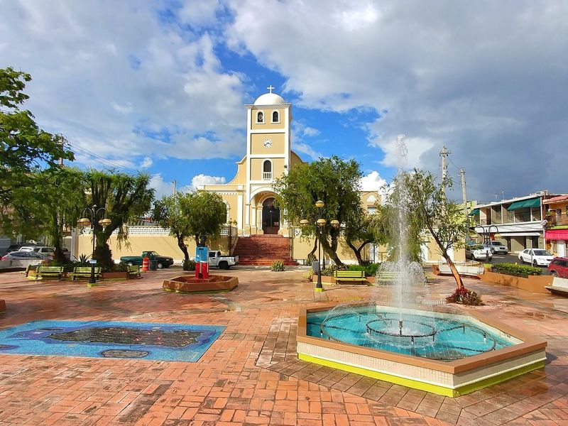 Plaza de la Revolución, Lares
