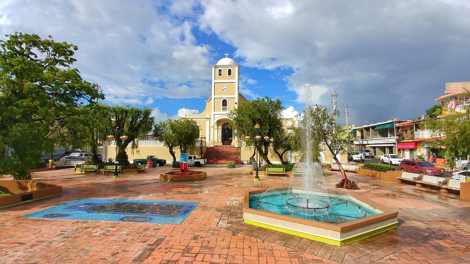 La Plaza de la Revolución, Lares