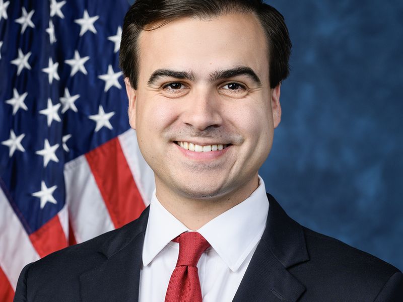 Official portrait of Pablo Hernández Rivera