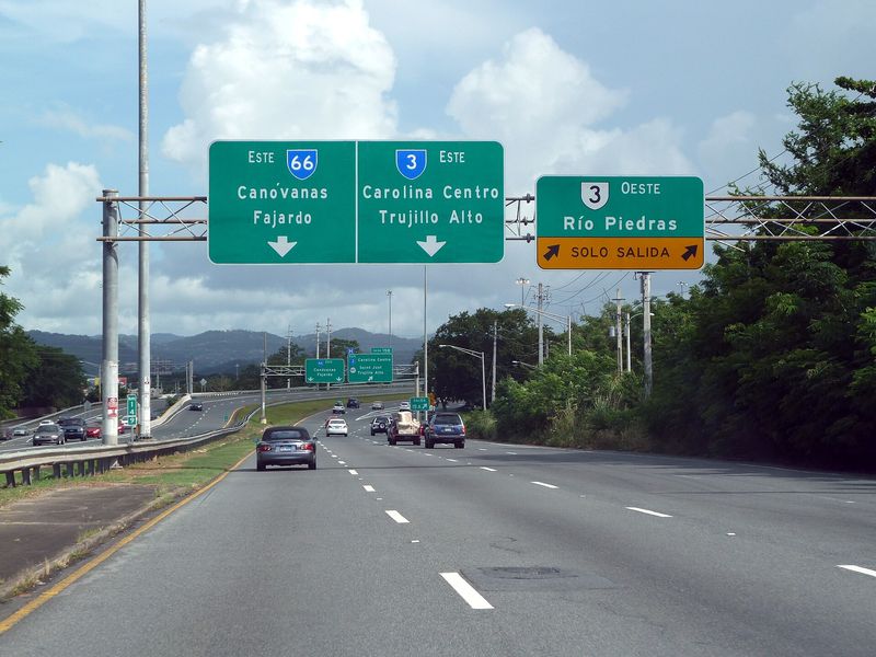 Exit for Río Piedras on Puerto Rico Highway 3 West