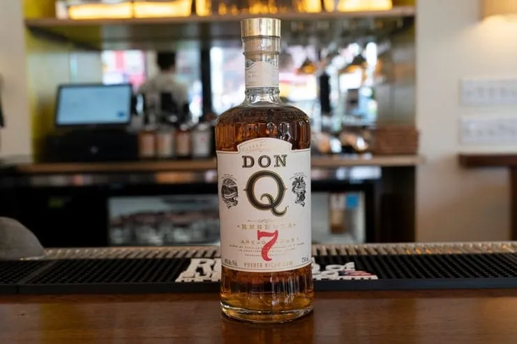 imagen de una botella de alcohol