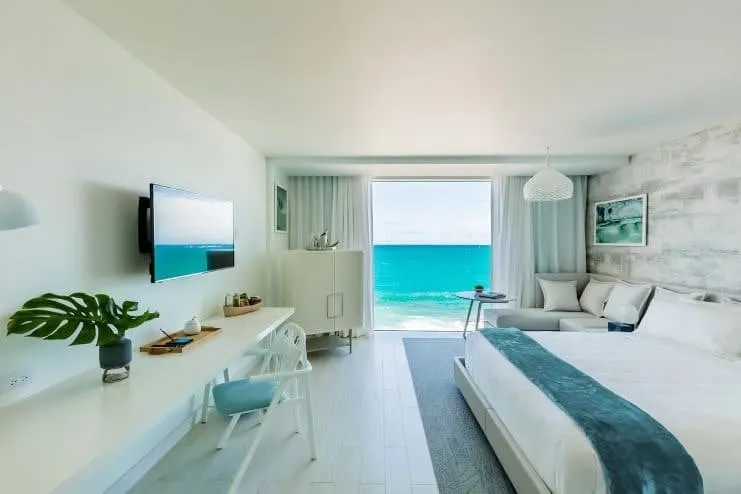 imagen del dormitorio con vista a la playa