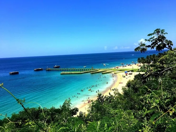 imagen de la playa Crash Boat