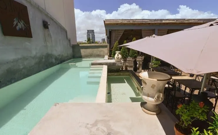 imagen de una piscina