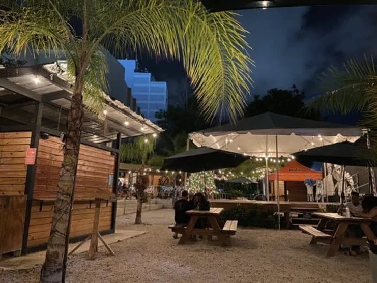 imagen de un restaurante al aire libre