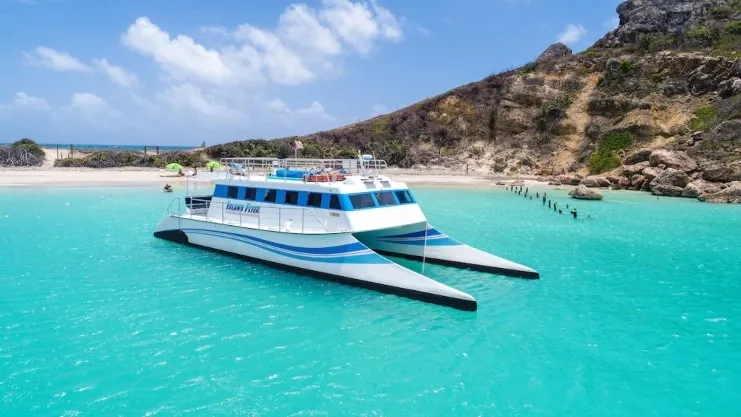imagen de paseo en catamarán a la playa de Ponce