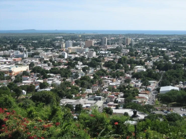 imagen de vista aérea de la ciudad de Ponce