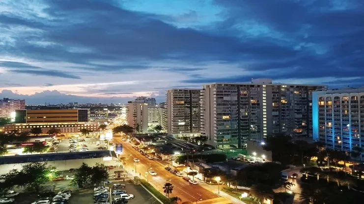 imagen de Isla Verde de noche