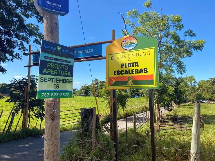 Letrero de Playa Escaleras