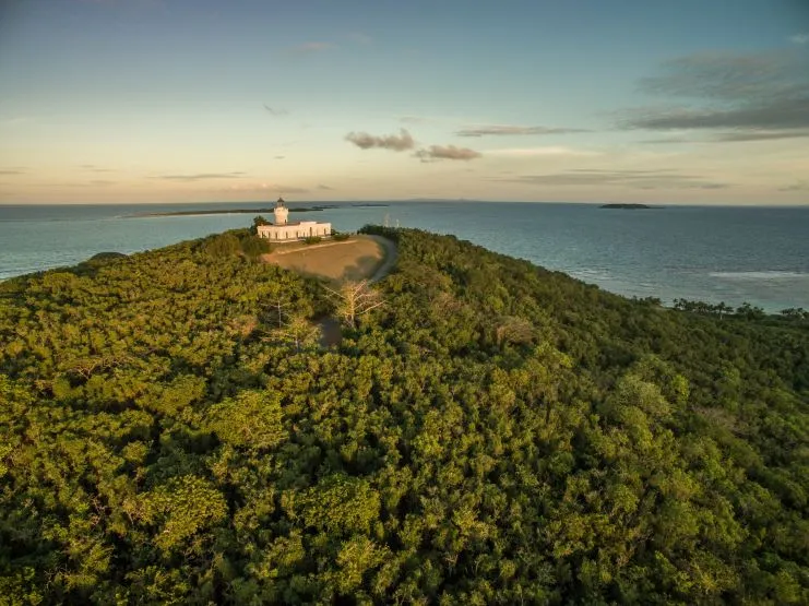 imagen del faro en Cabezas de San Juan, Fajardo