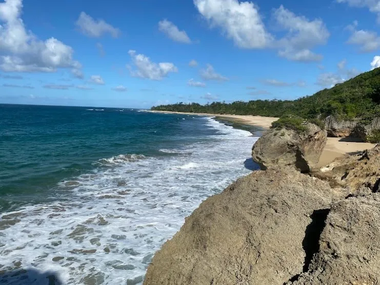 Marea baja en Survival Beach