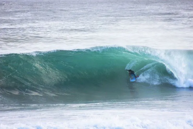 Un surfer en Middles