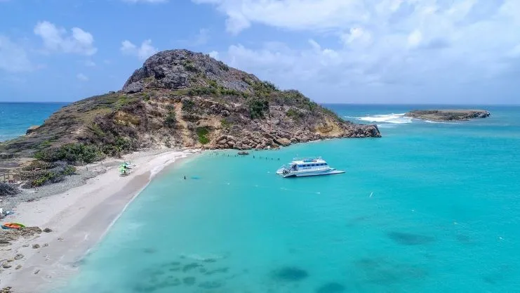 imagen de la Isla Caja de Muertos