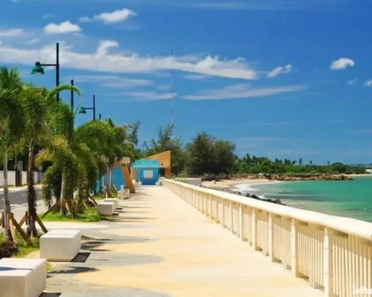 Paseo Real Marina en Aguadilla por la mañana