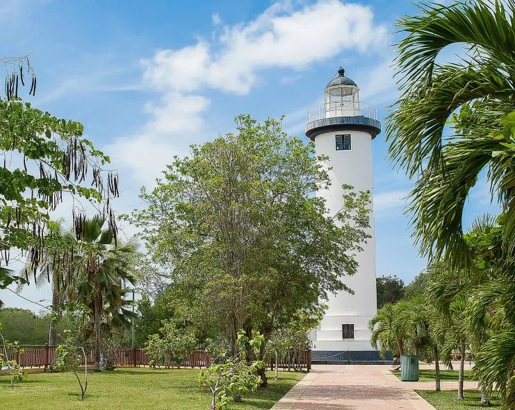image of Faro Punta lighthouse