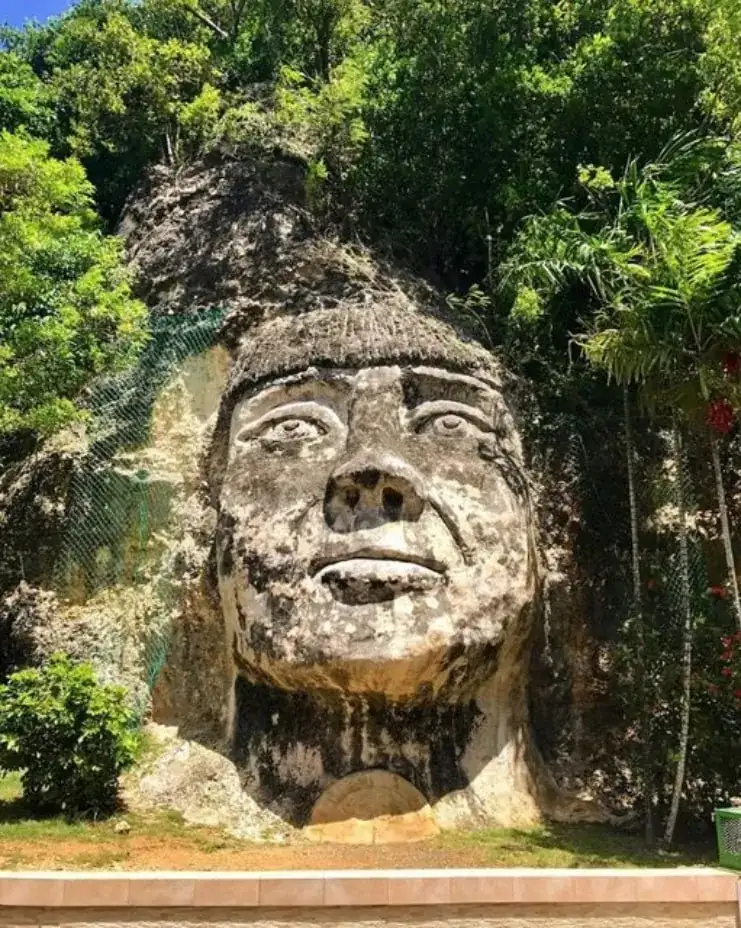image of La Cara del Indio carved face