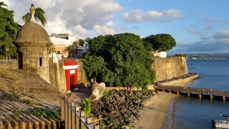 Puerta de San Juan en la muralla del Viejo San Juan
