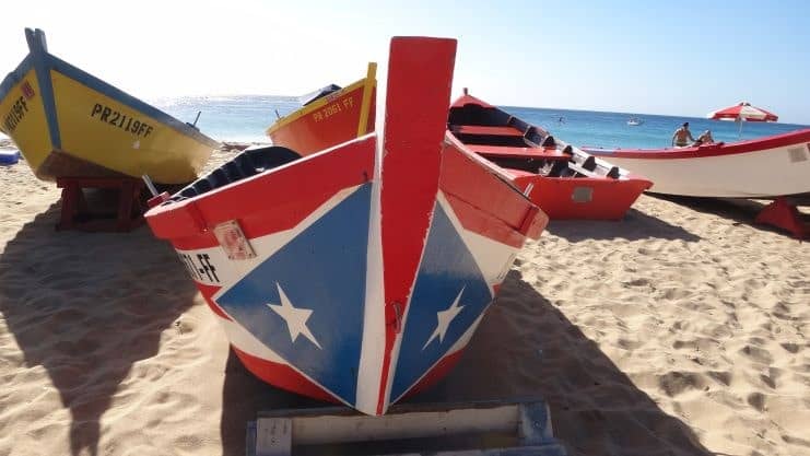 image of the wooden artisan boat