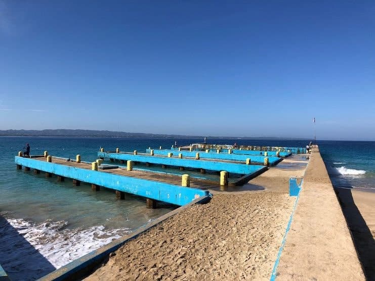 image of a pier at the beach