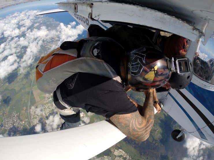 image of skydiving