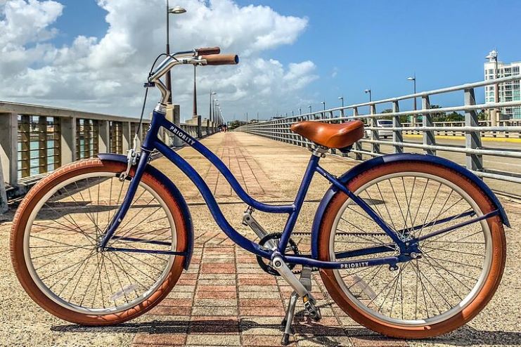 image of a rental bike in Condado