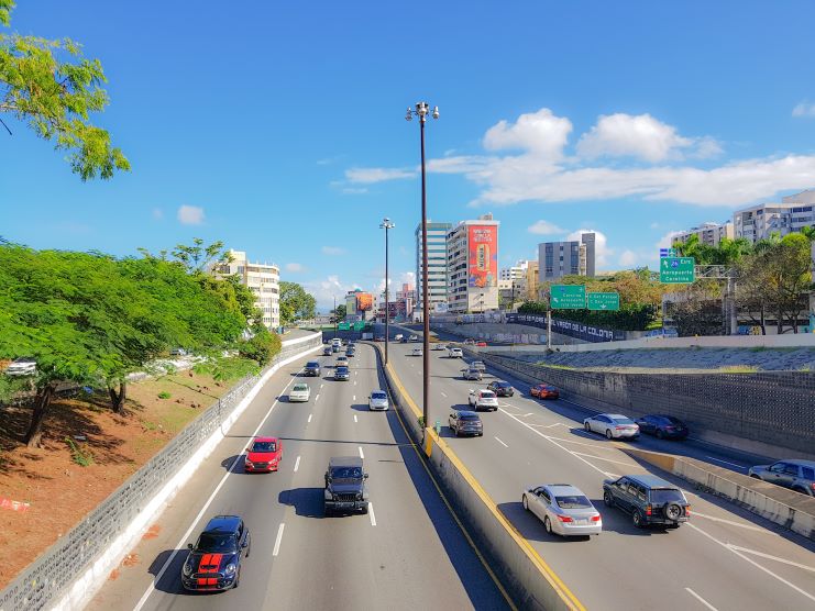 image of the highway in San Juan