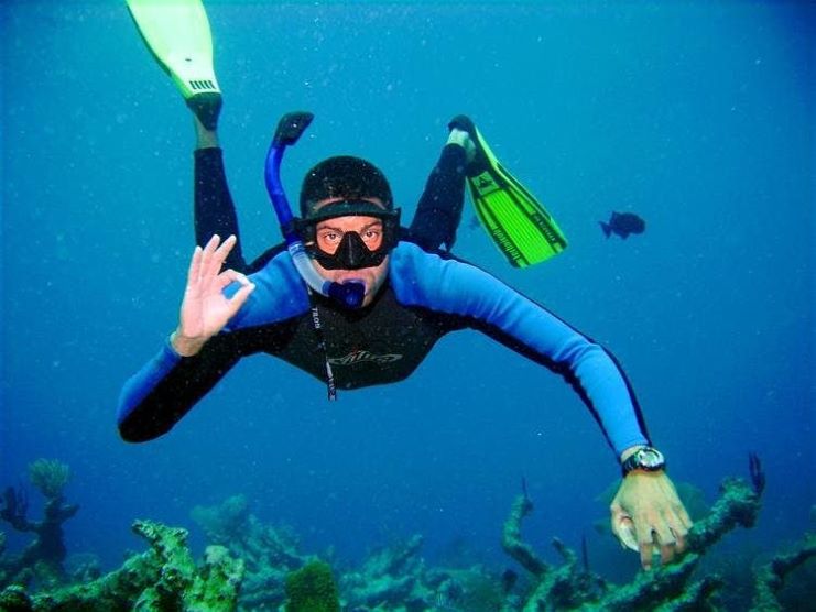 image of a guy snorkeling at bio bay