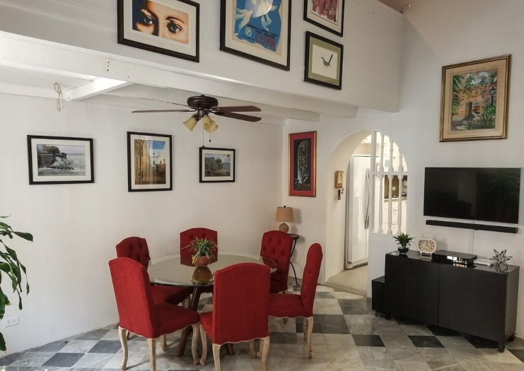 image of Spanish colonial home living room