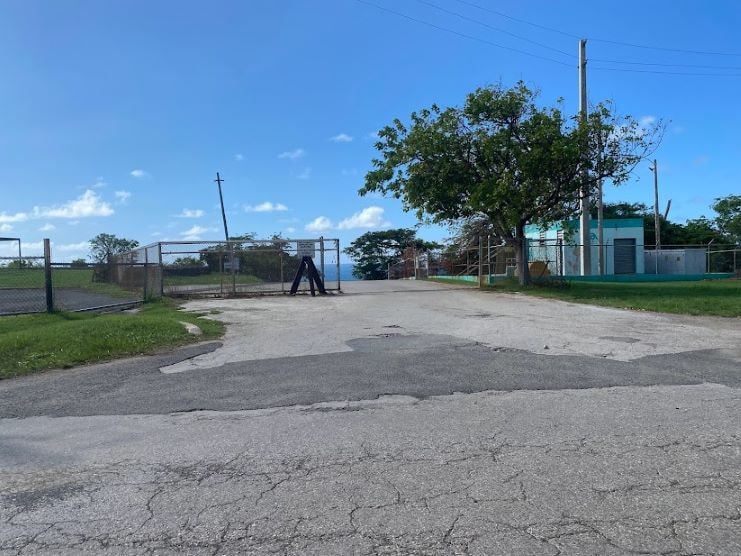 image of the gate that takes you to Surfer’s Beach