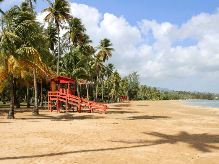 image of lifeguard stand at Luquillo Beach.