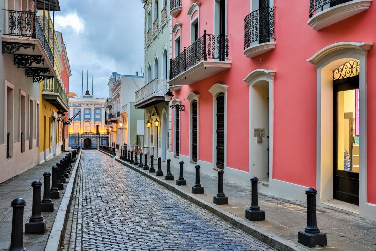 image of the colorful street of Old San Juan