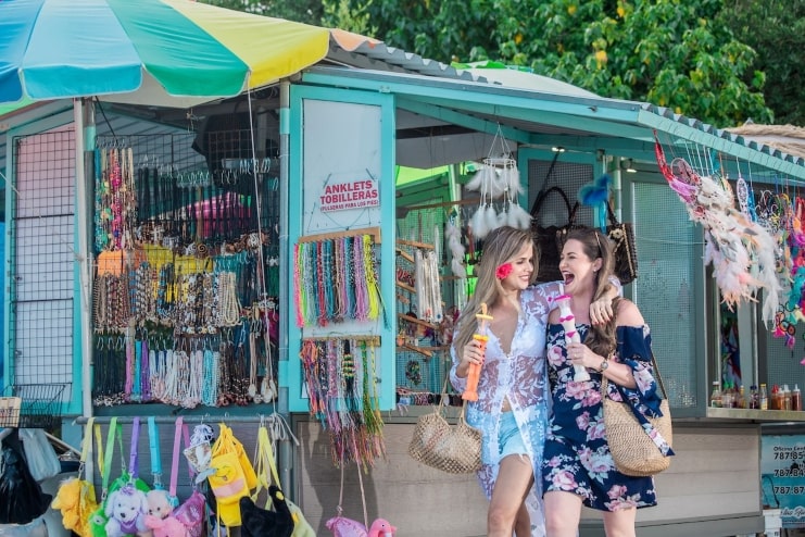 image of souvenir stalls