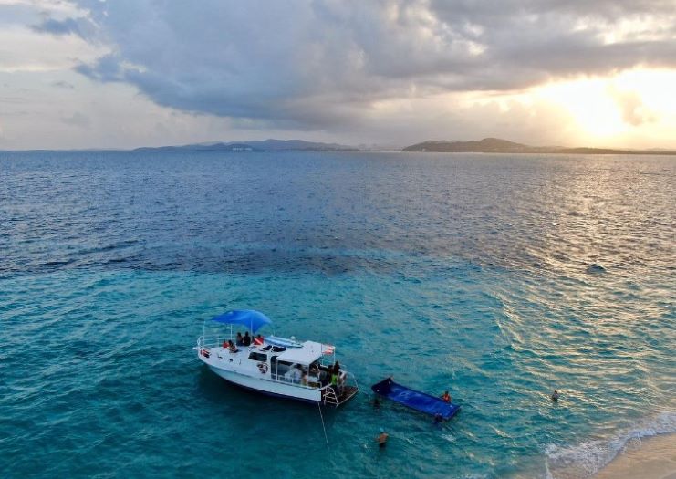 image showing snorkeling on a boat tour in Fajardo