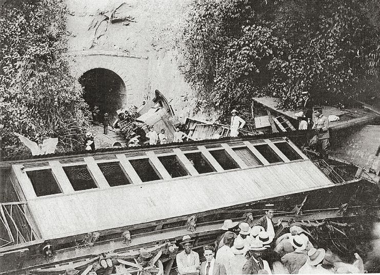 image of the 1910 Guajataca Tunnel trainwreck