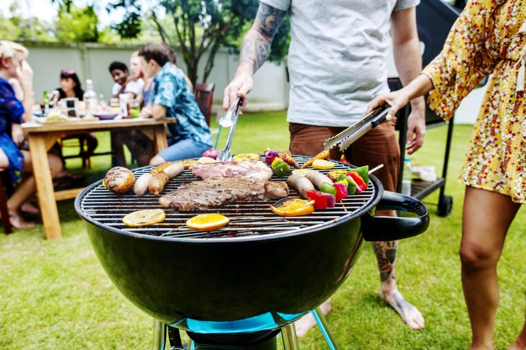 image of steak and barbecues grilling