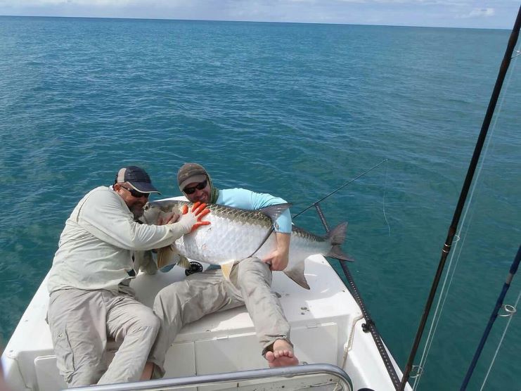 image of 2 guys fishing in Cabo Rojo