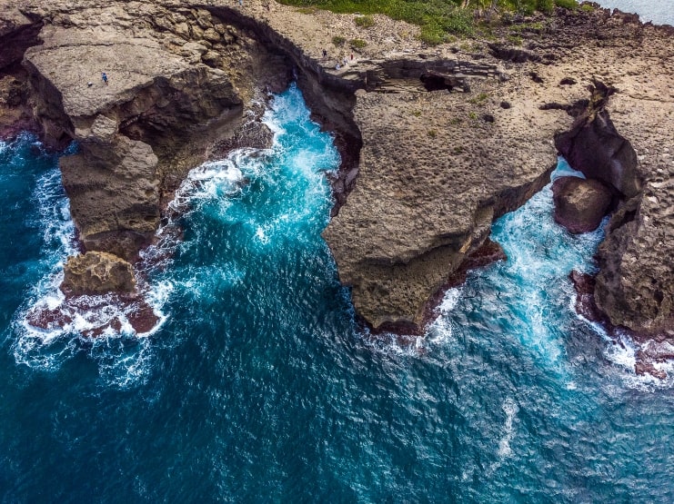 image of an aerial view of the arches at Cueva del Indio