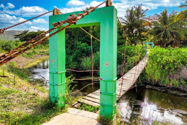 image of fuig suspension bridge